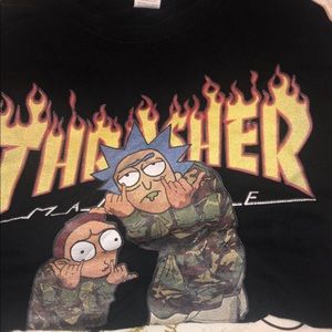 I’m selling a thrasher shirt I bought 2 years ago that I never wore.